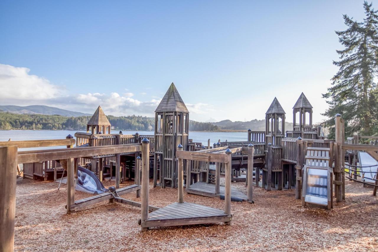 Regatta Park Lake House Lincoln City Exterior foto